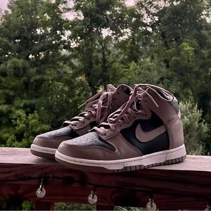 Nike Dunks Men’s 8.5/Women’s 10